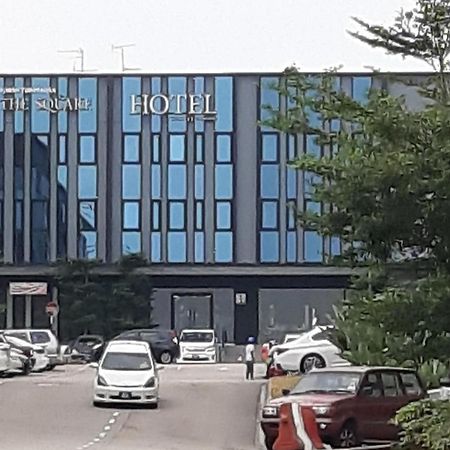 The Square Hotel Скудай Екстер'єр фото