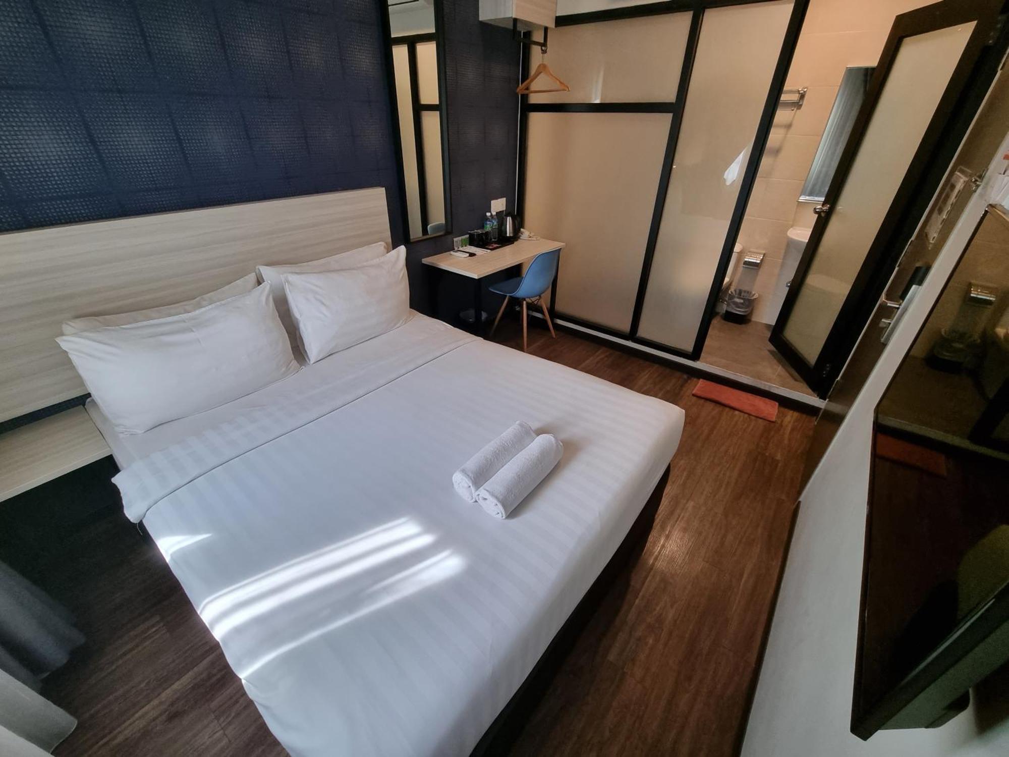 The Square Hotel Скудай Екстер'єр фото