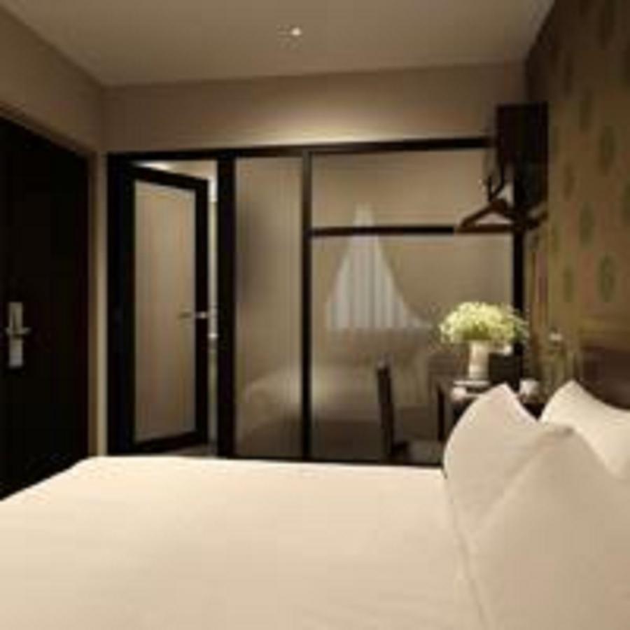 The Square Hotel Скудай Екстер'єр фото