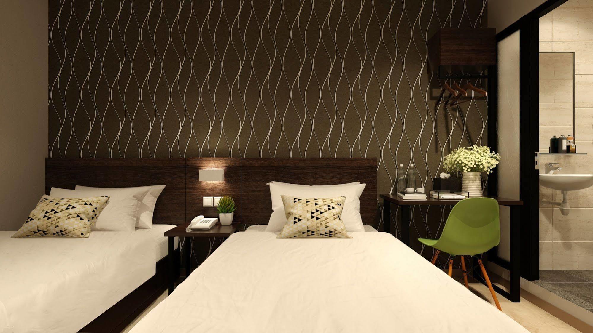 The Square Hotel Скудай Екстер'єр фото