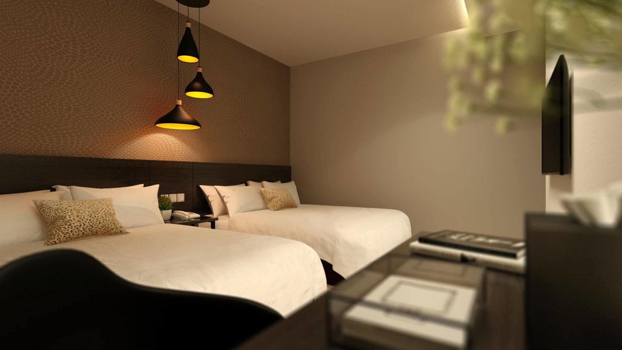 The Square Hotel Скудай Екстер'єр фото