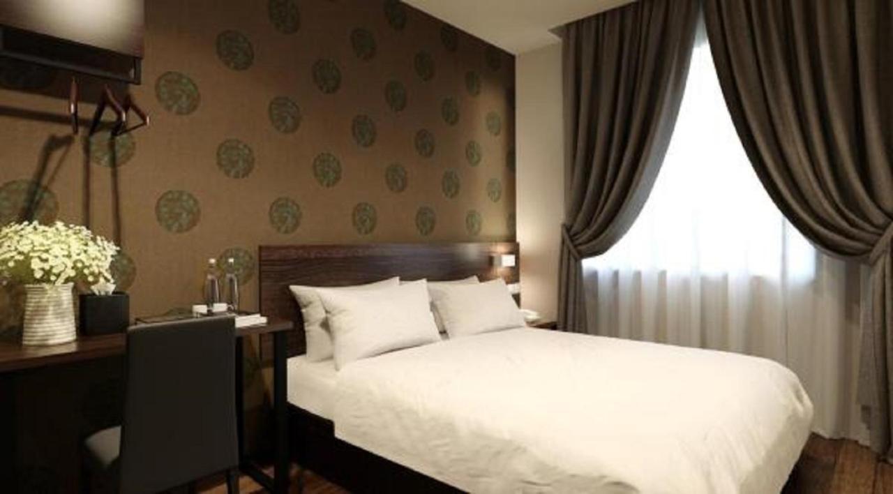 The Square Hotel Скудай Екстер'єр фото